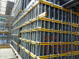 供應(yīng)北京興民基業(yè)建筑施工工地新型建筑模板